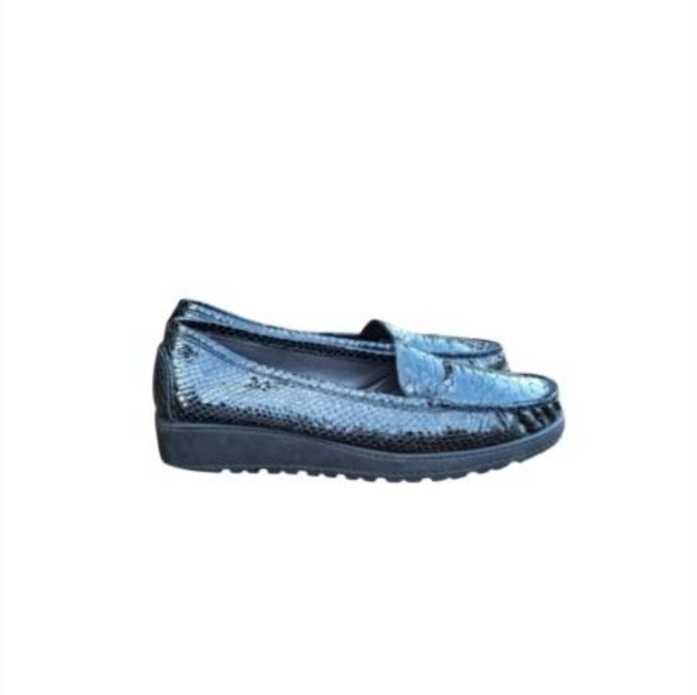 Stuart Weitzman Nice Black Patent Leather Croc Print Slip On Loafer Woman 9